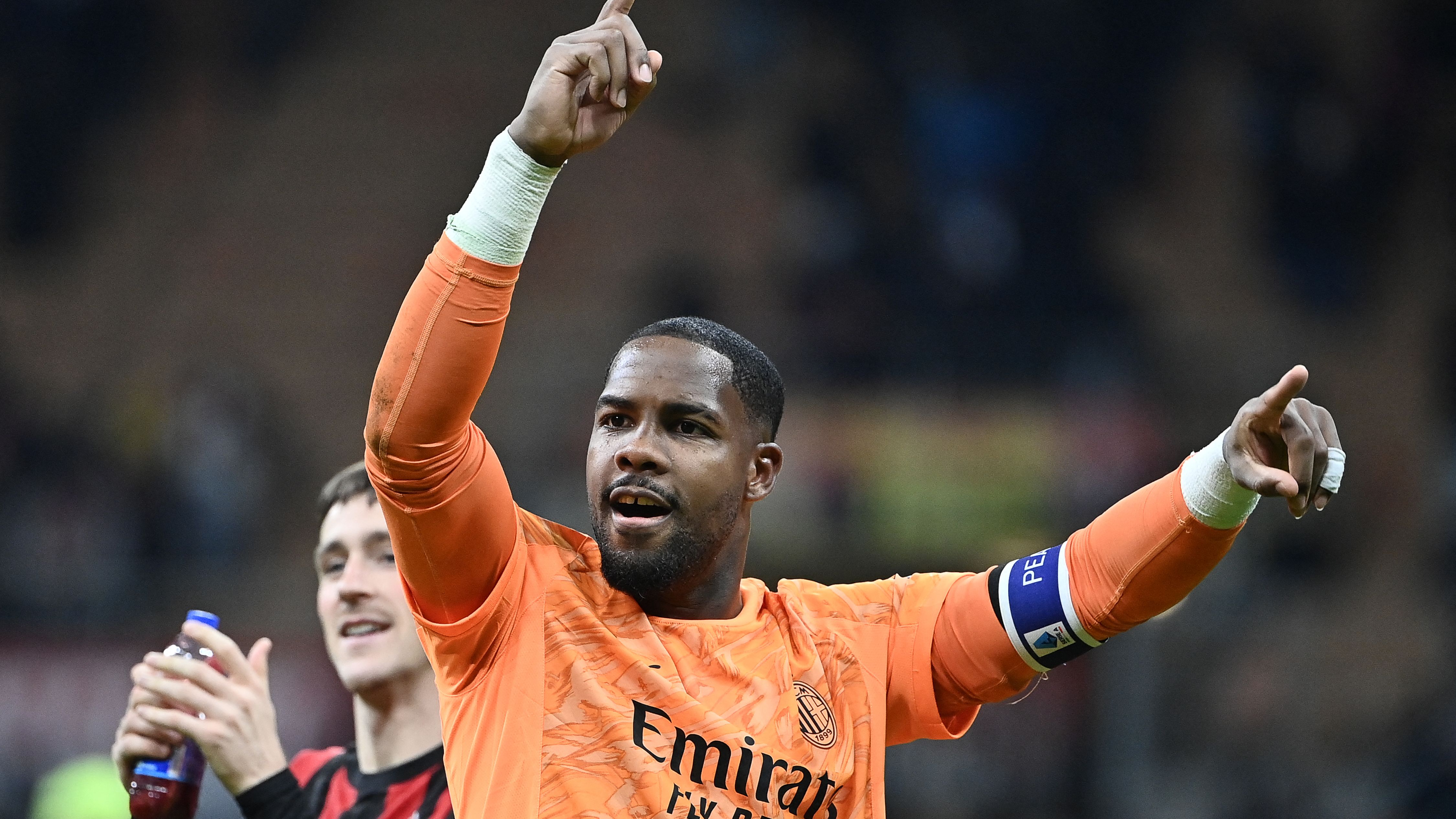 Juventus Intensifies Pursuit of AC Milan Goalkeeper Mike Maignan to Outpace Chelsea in Transfer Battle