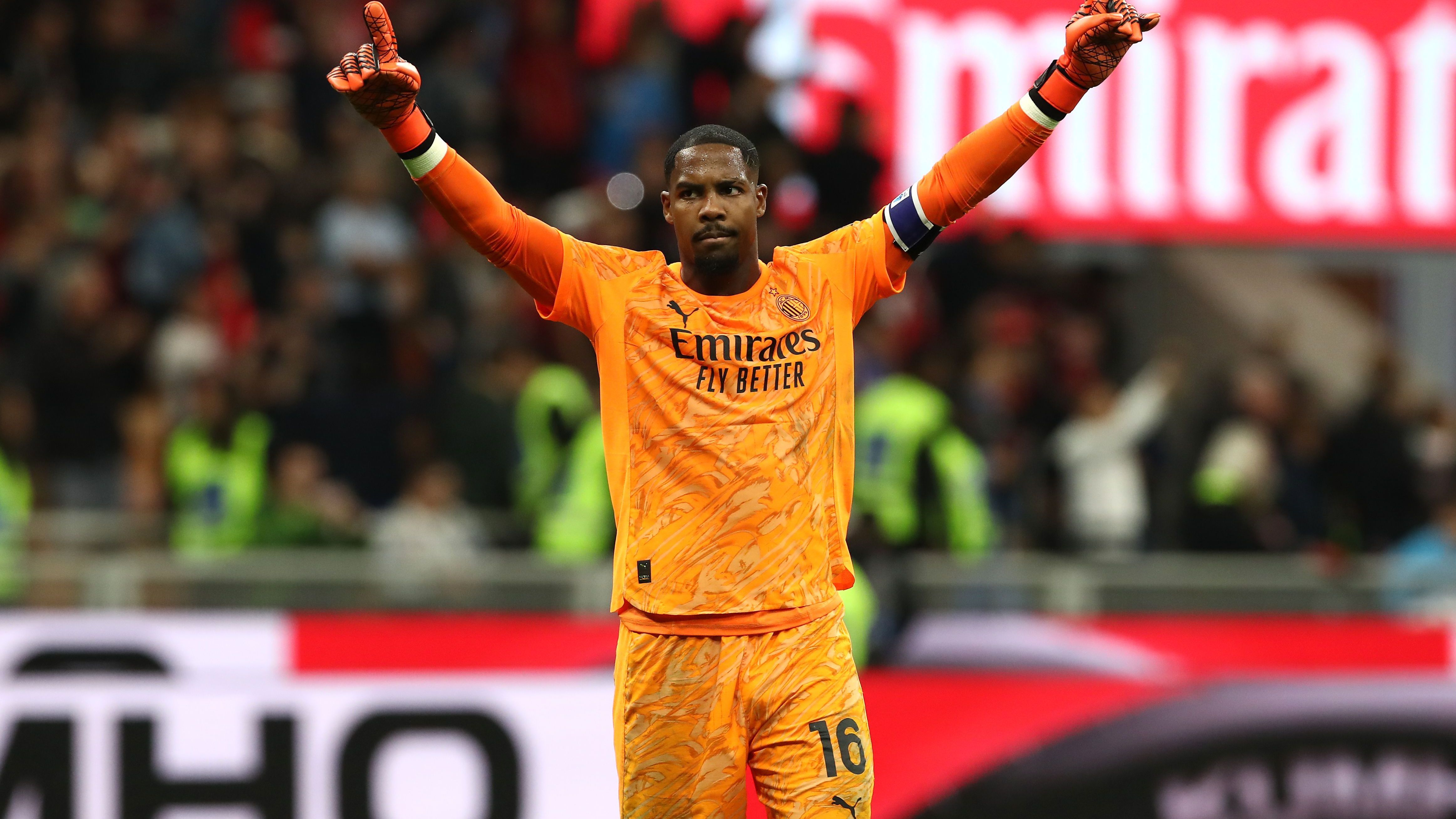 Juventus Intensifies Pursuit of AC Milan Goalkeeper Mike Maignan to Outpace Chelsea in Transfer Battle