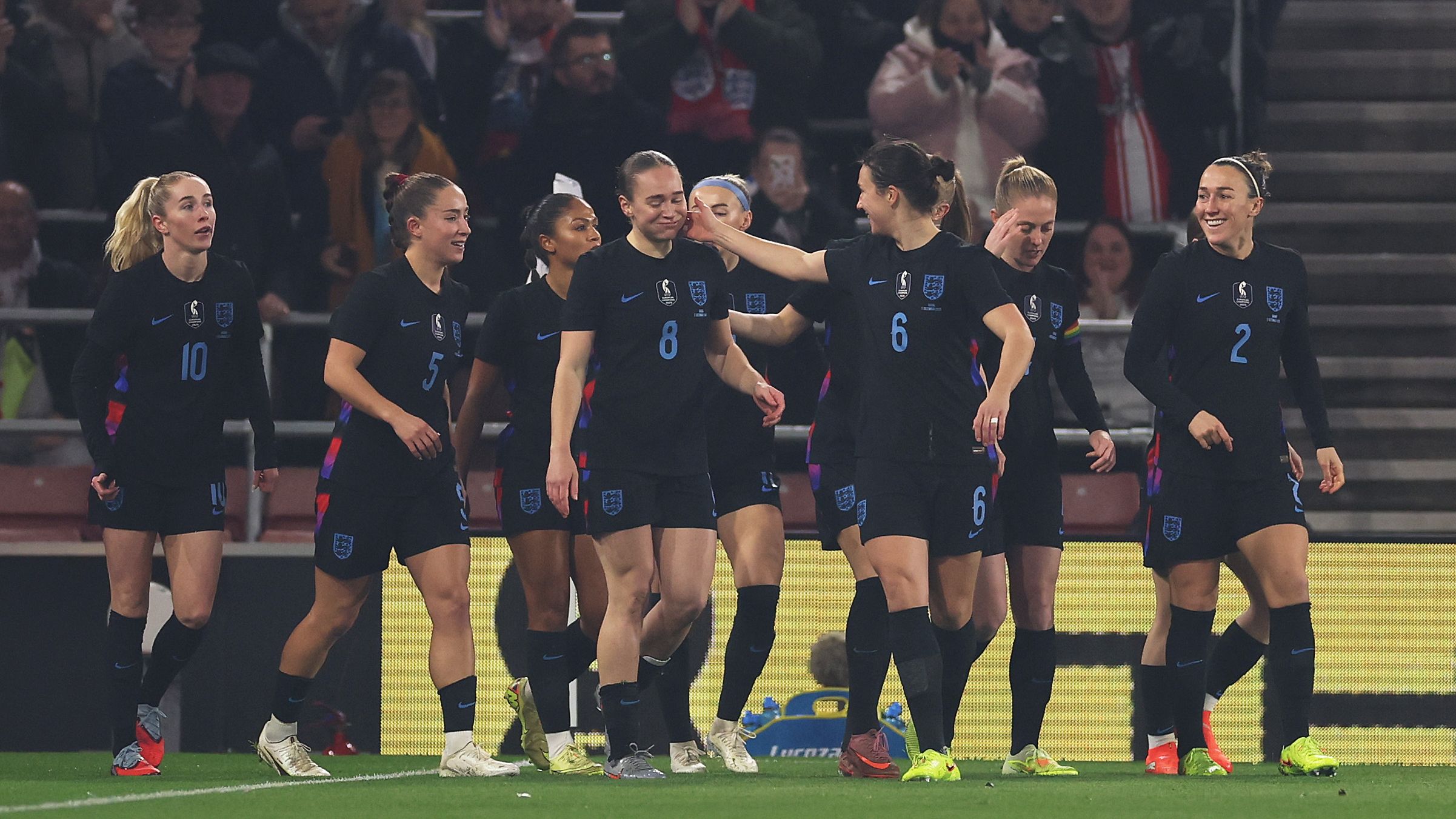 Laura Woods provides positive health update and thanks 'wonderful' paramedics after worrying collapse during England coverage