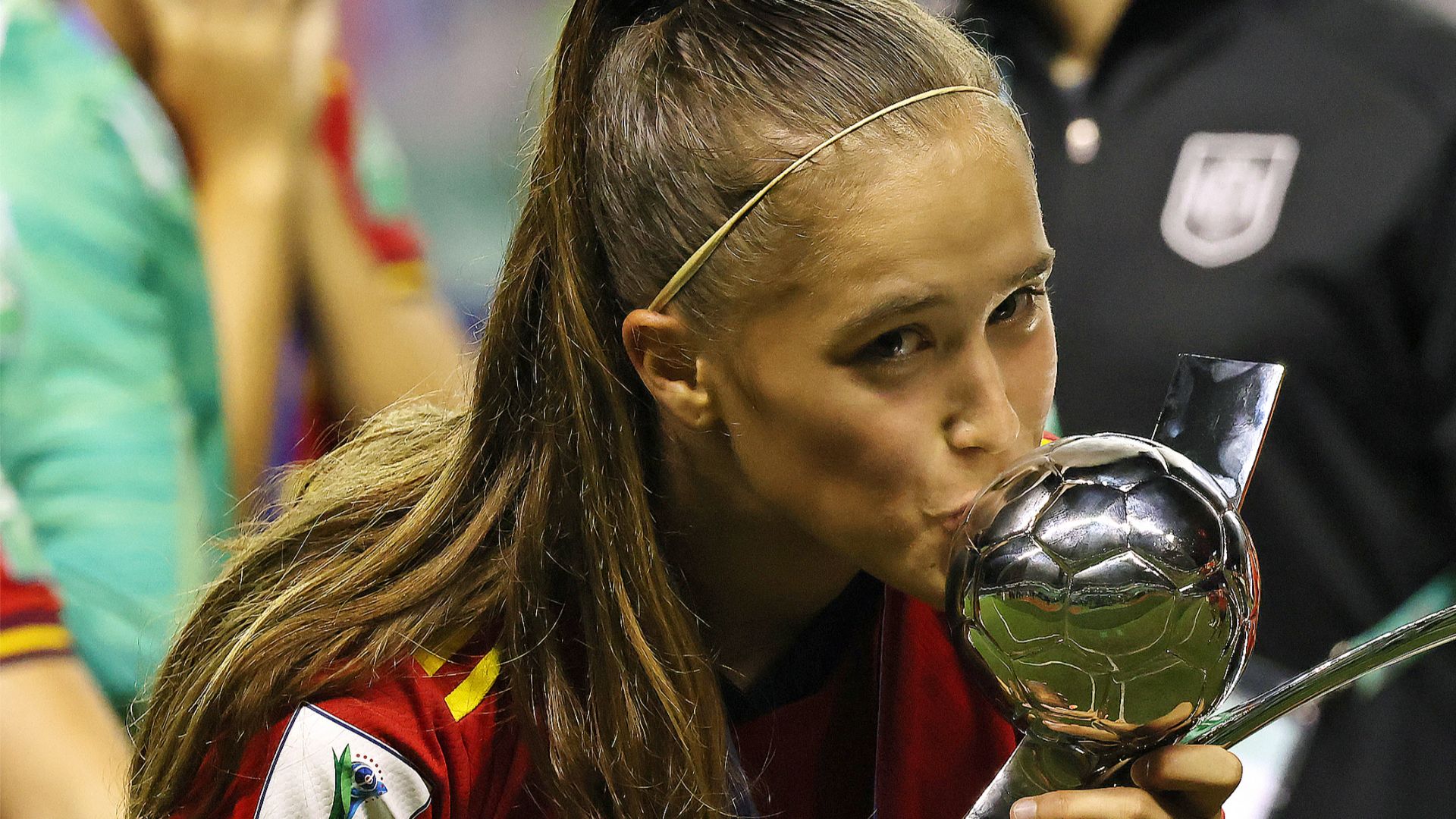 Atletico Madrid’s Andrea Medina Sustains Traumatic Brain Injury in Women’s Champions League Match, with Positive Condition Update Provided