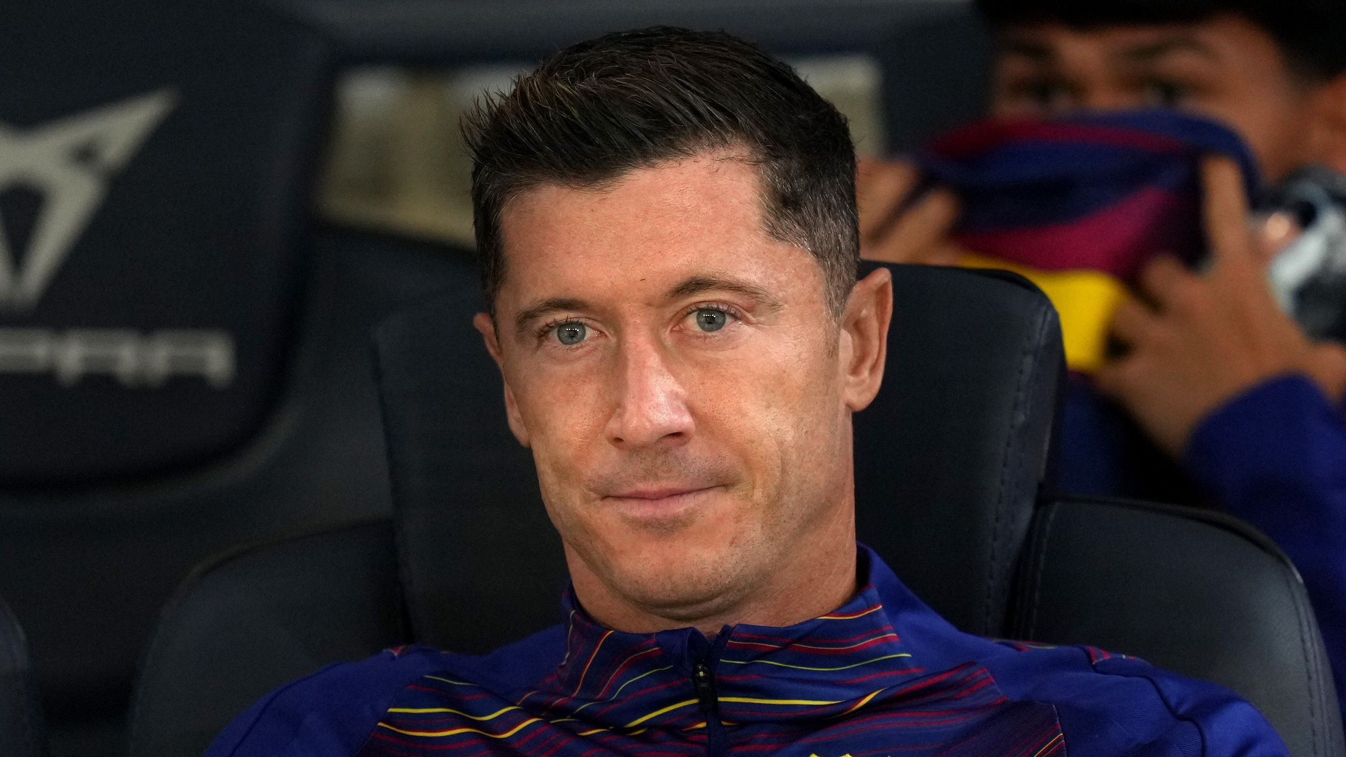 Robert Lewandowski Considers Retirement as Barcelona Withholds Contract Extension