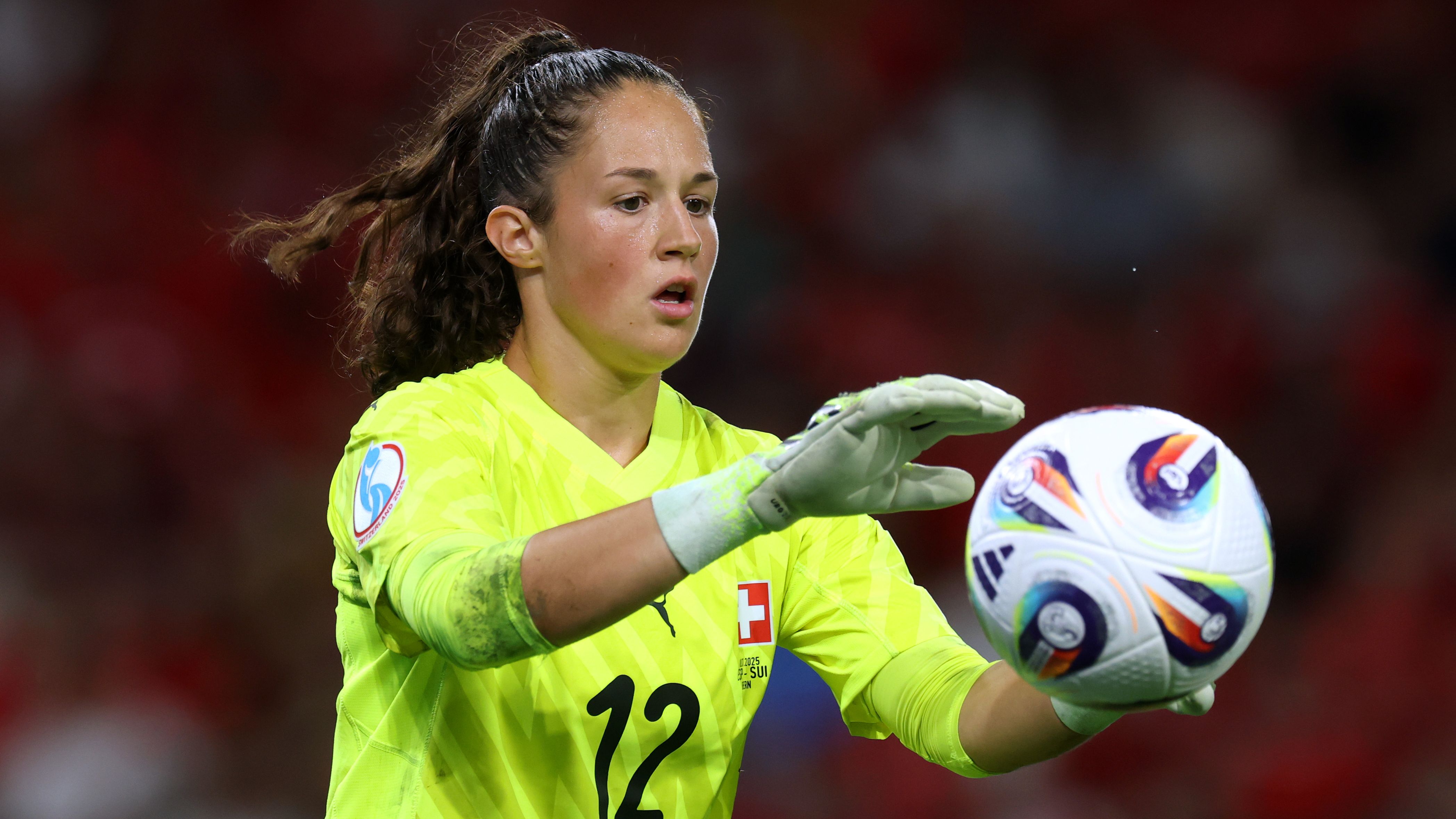 Chelsea Faces Setback as England Goalkeeper Hannah Hampton Ruled Out for Crucial Women’s Champions League Match Against St. Polten
