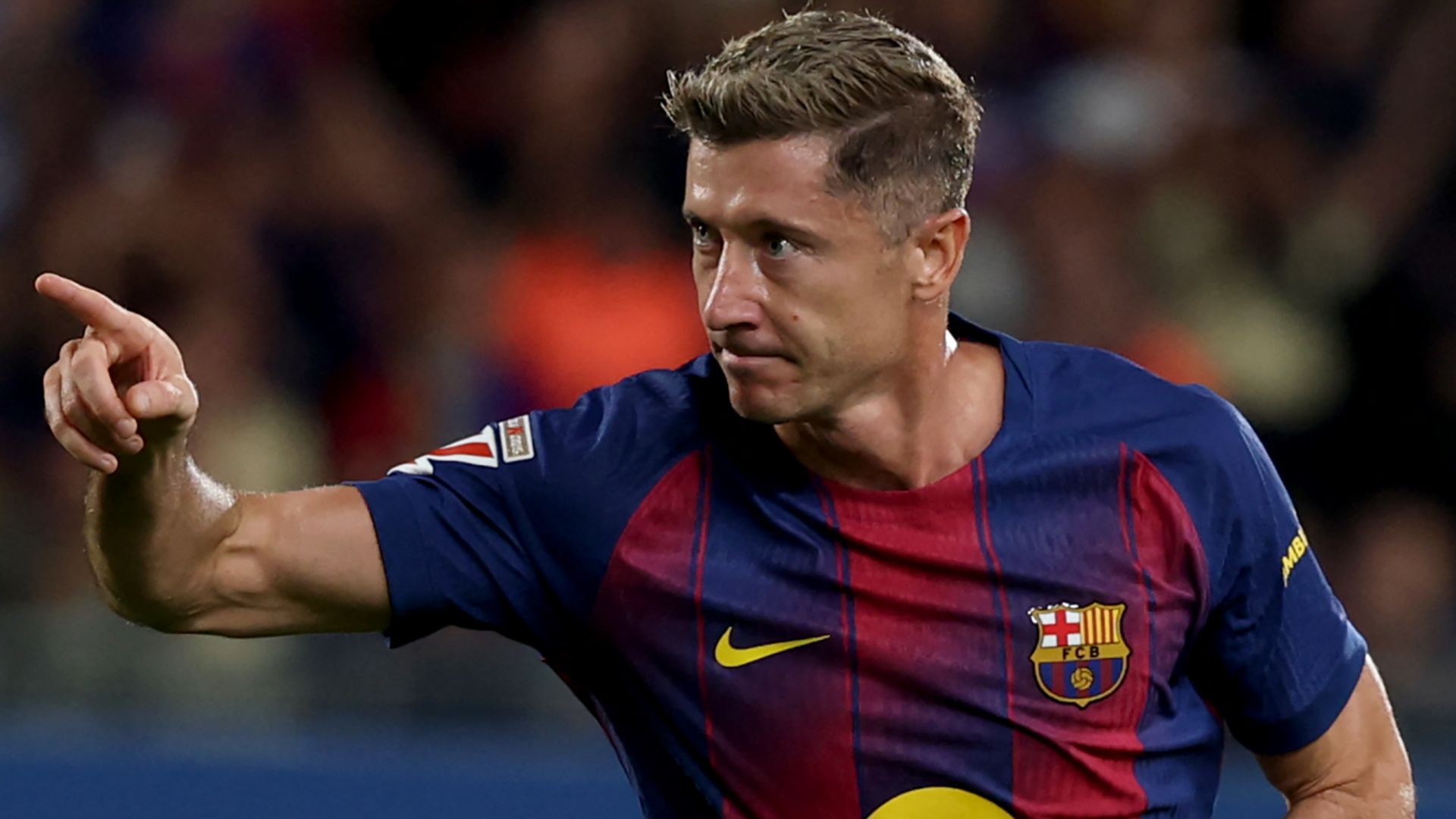 Hansi Flick Praises Robert Lewandowski’s Exceptional Qualities and Emphasizes His Essential Role in Barcelona’s Full Potential