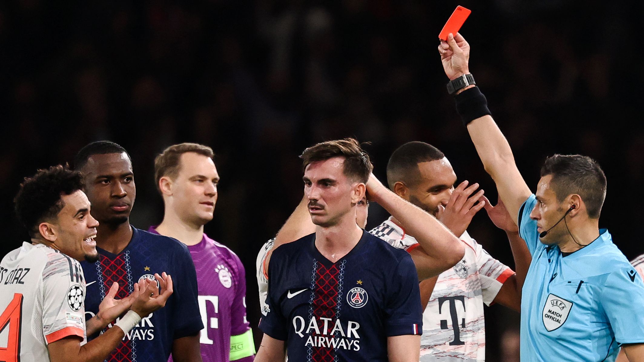 Bayern Munich Star’s Humorous Reaction to Luis Diaz’s Red Card for Injuring Achraf Hakimi in PSG Victory