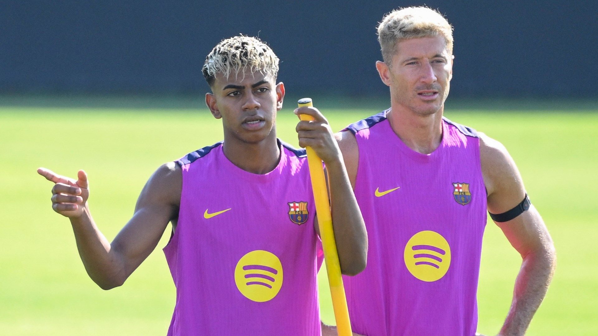 Barcelona Confident in Securing Elite Striker to Succeed Robert Lewandowski, with Harry Kane Among Five Options Under Consideration