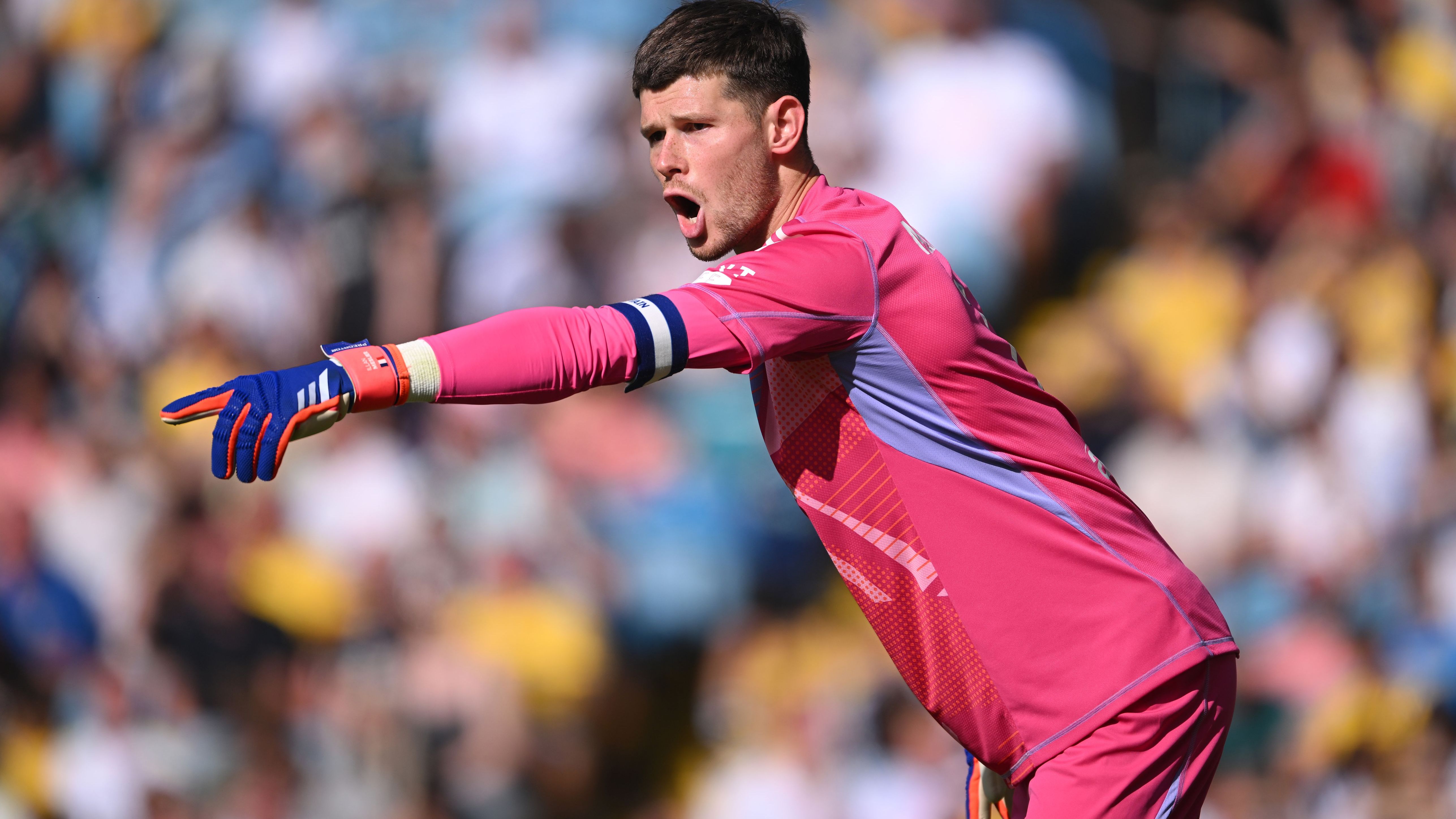 Ilan Meslier: Leeds United Goalkeeper’s Agent Seeks Transfer to AC Milan