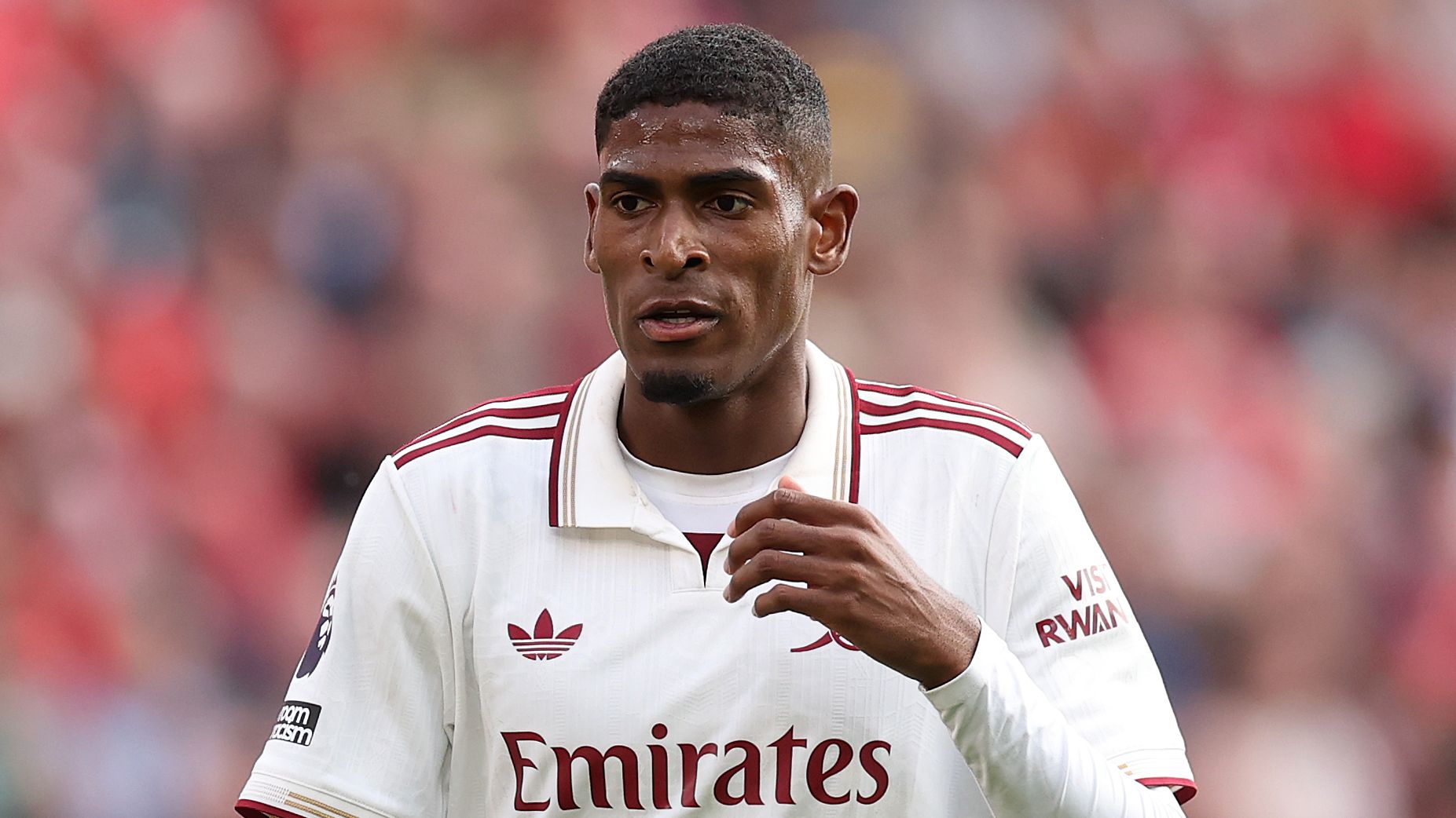 Cristhian Mosquera Reflects on His Childhood Admiration for Arsenal’s Aura and Insights from Engaging Discussions with Mikel Arteta