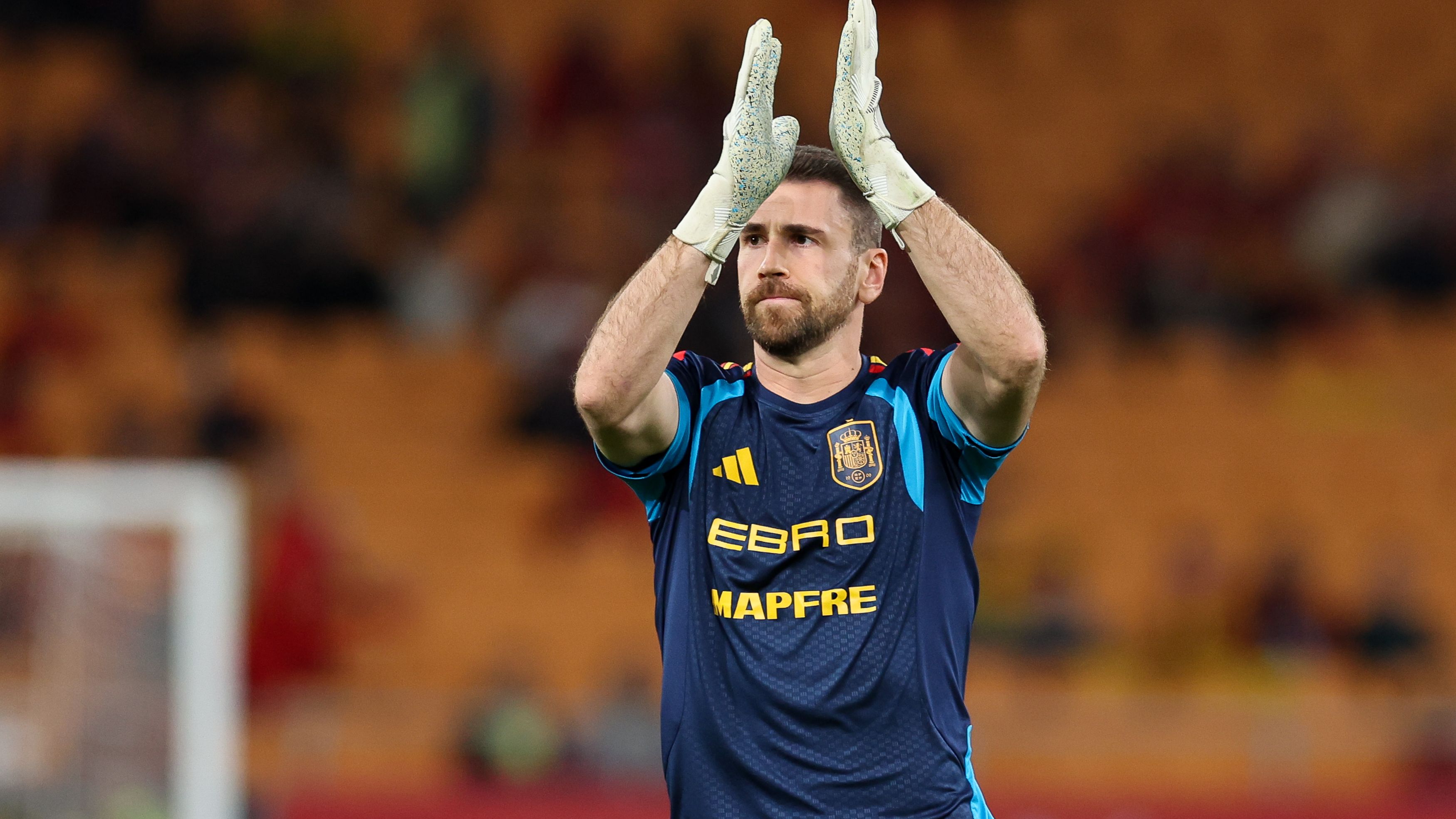 Thibaut Courtois Praises David Raya as One of the World’s Top Goalkeepers but Emphasizes the Need to Overcome Competition for a Spain Spot