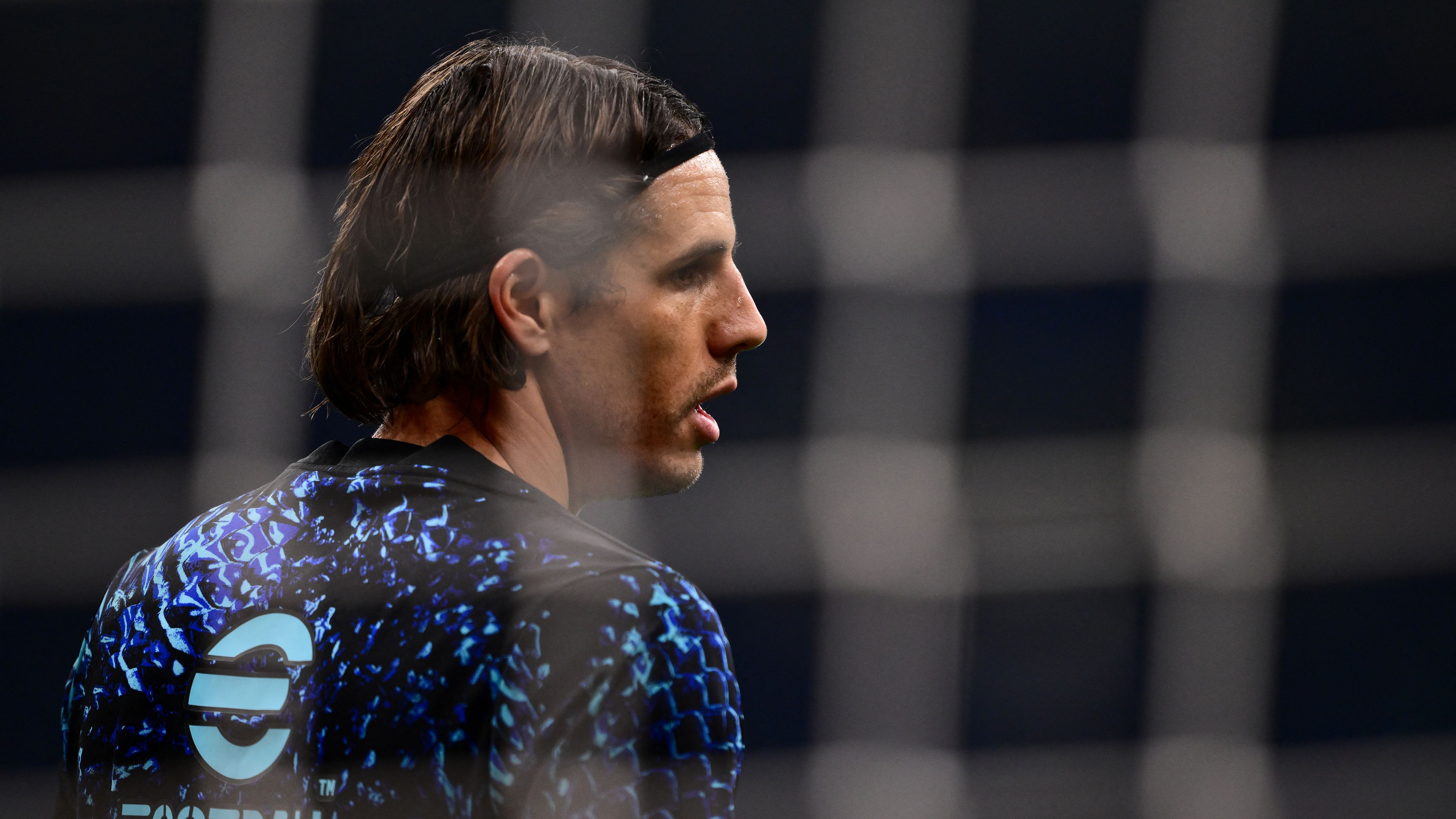 Inter Coach Backs Sommer and Defends Martinez Substitution Amid Milan Derby Defeat