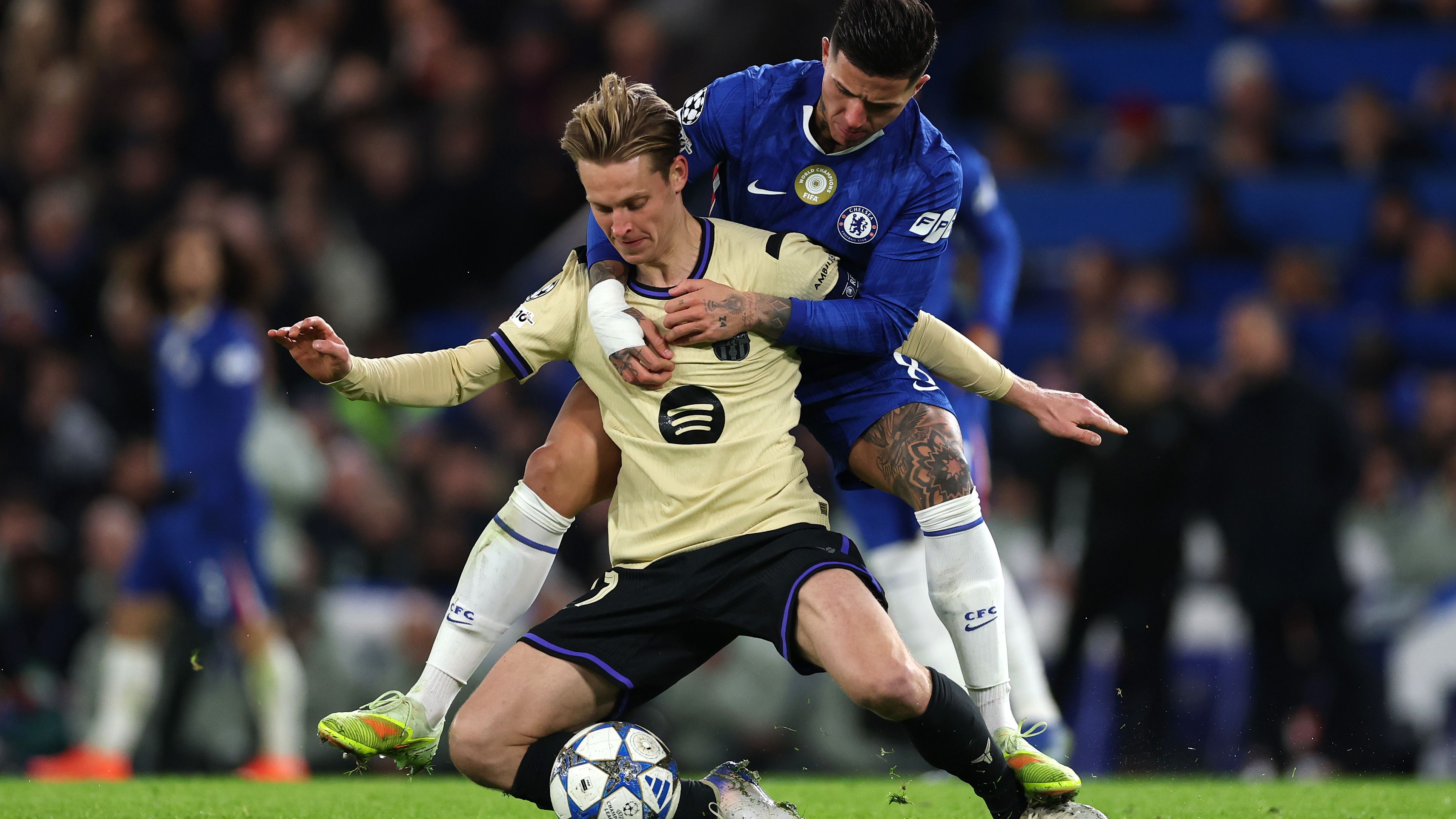 Barcelona Player Ratings vs. Chelsea: Ronald Araujo’s Red Card Epitomizes Blaugrana’s Disappointing Performance as Ferran Torres, Jules Kounde, and Others Struggle in Champions League Defeat