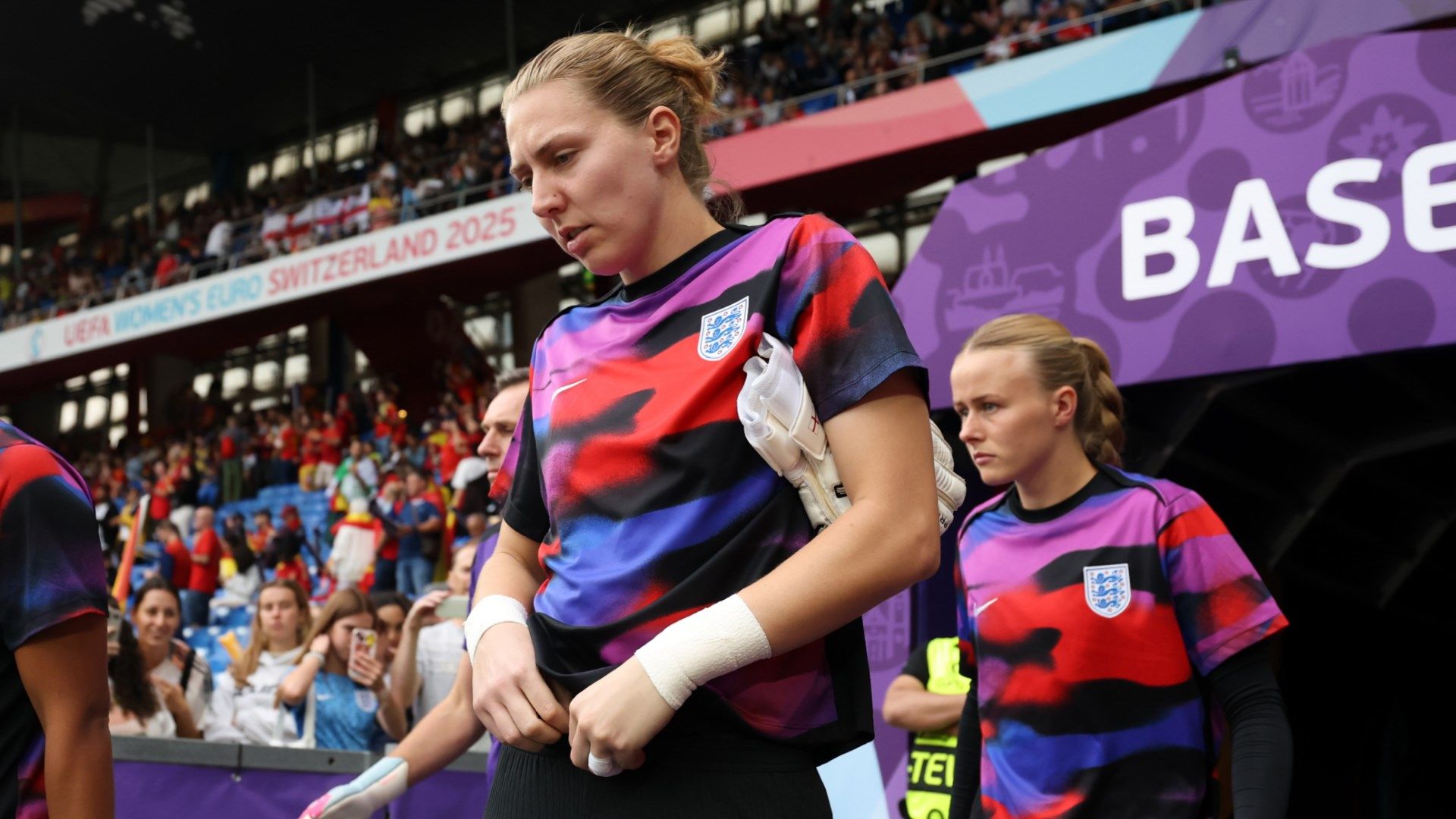 Why Hannah Hampton’s Injury Could Be a Boon for the Lionesses’ Inexperienced Goalkeepers