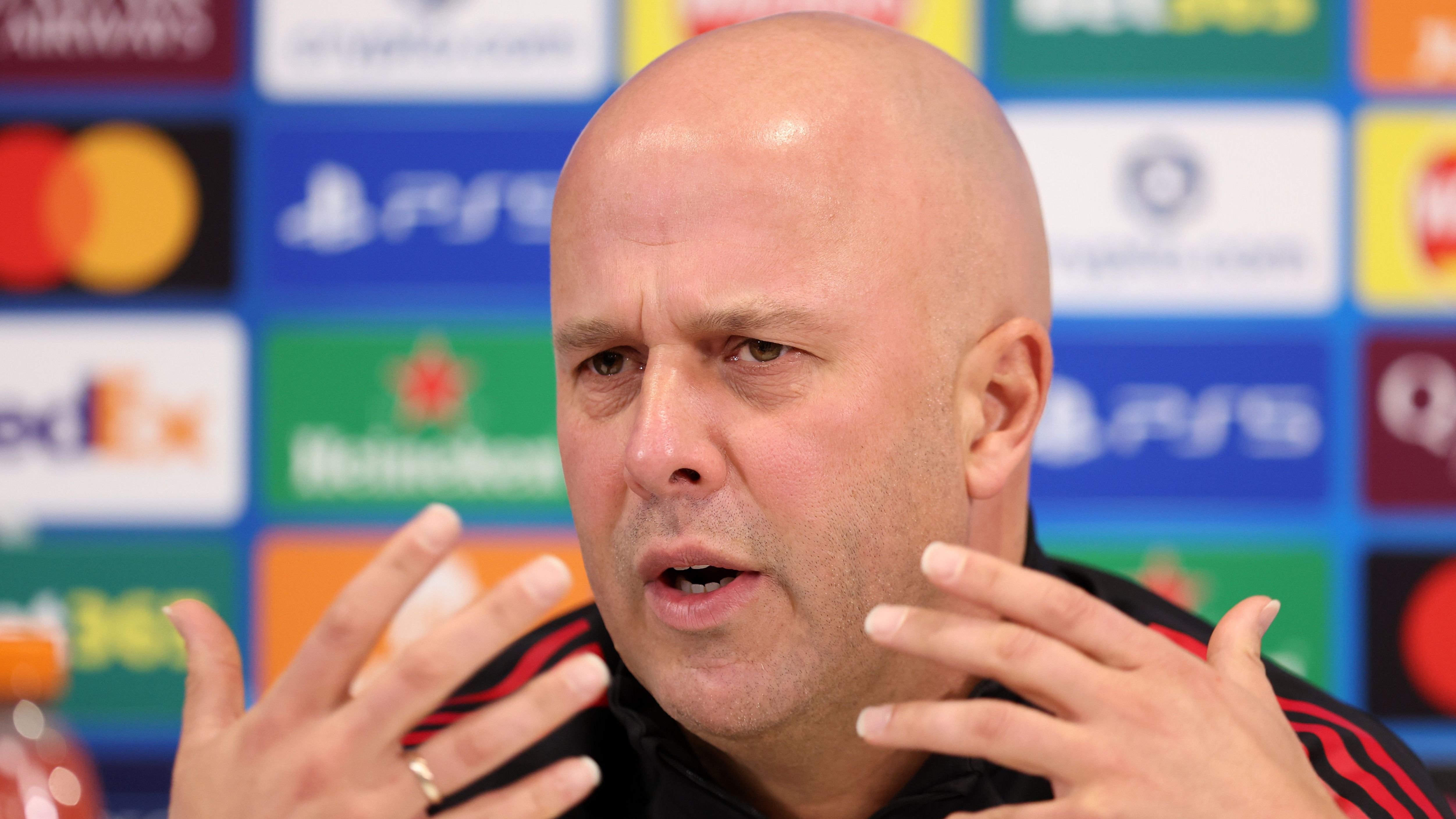 Paul Scholes Critiques Arne Slot’s Disrespectful Ibiza Trip Amid Liverpool’s Recent Performance Decline