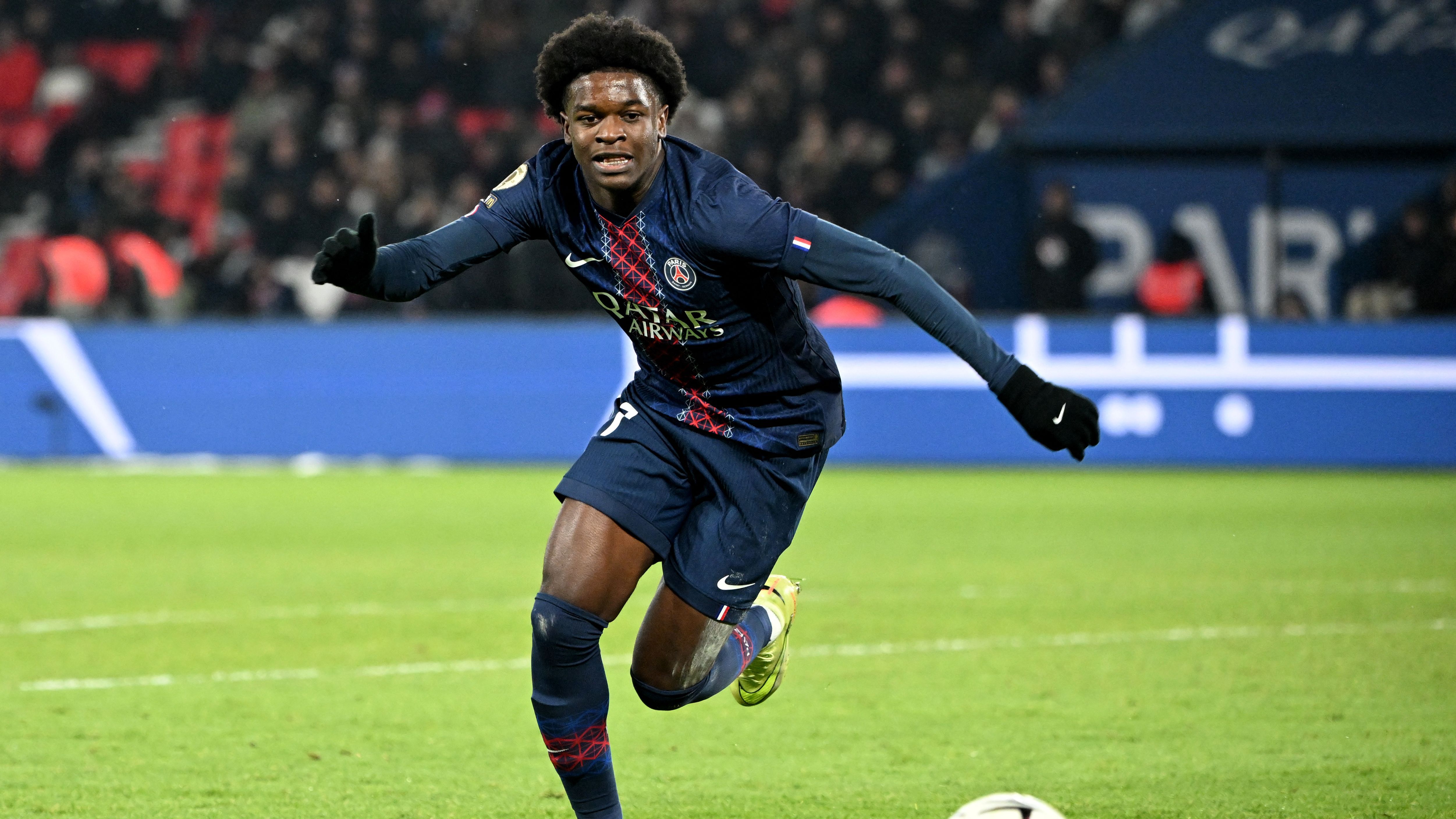 Luis Enrique Praises PSG’s Exceptional 18-Year-Old for Fearless Champions League Debut in Victory Over Tottenham