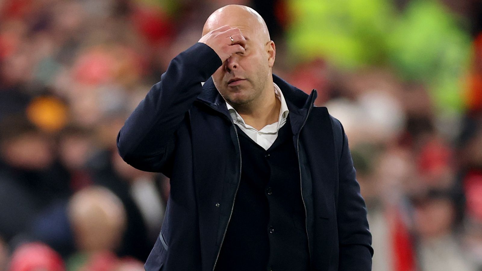 Arne Slot Faces Tight Deadline to Secure His Liverpool Role, with Points Target Set by Club Legend Ahead of Crucial Matches