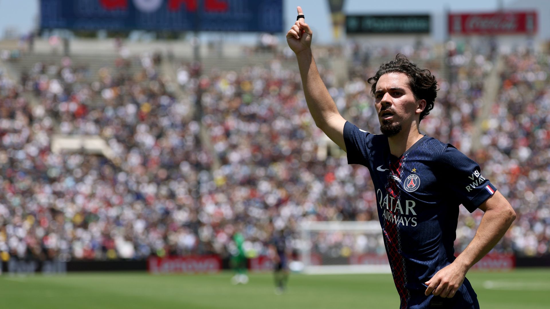 Vitinha’s Exceptional Champions League Hat-Trick: Urged to Aim for Ballon d’Or with Limitless Potential, Impressing Blaise Matuidi